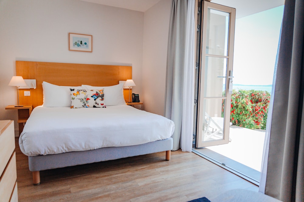 Standard Room, partial sea View, Ground Floor