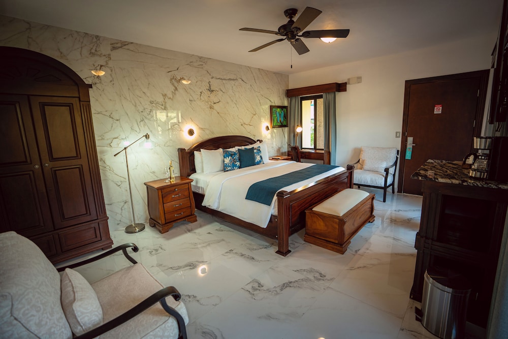 VERANERA Romantic Suite, Private Hot Spring Pool and Volcano View