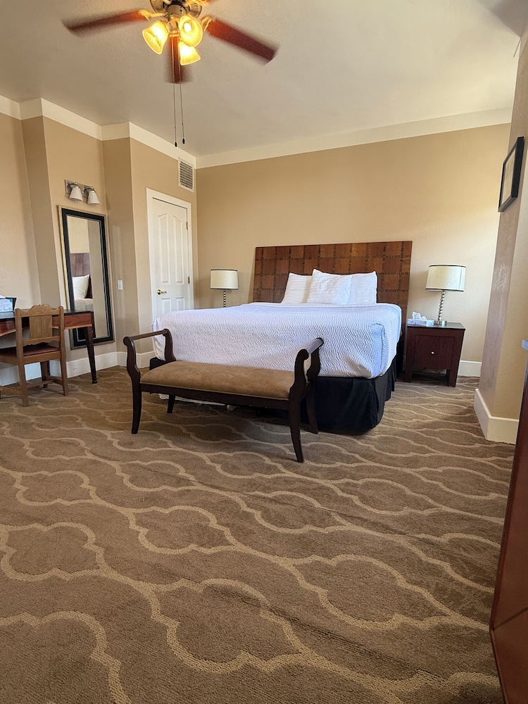 Executive Studio Suite