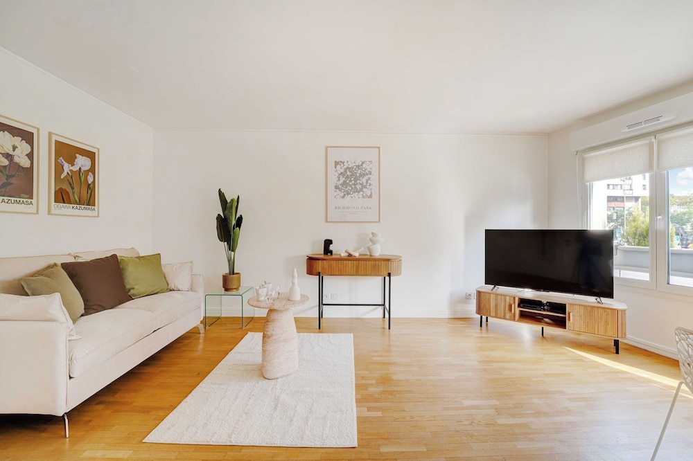 Apartment photo 1