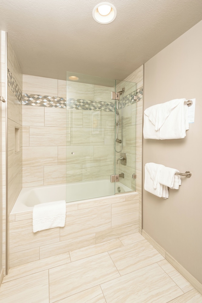 Deluxe Condo, Lanai, Ocean View thumbnail 5