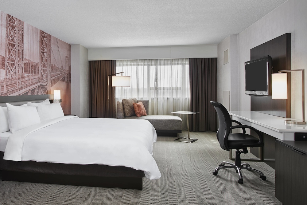 Club Room, 1 King Bed - Photo 2