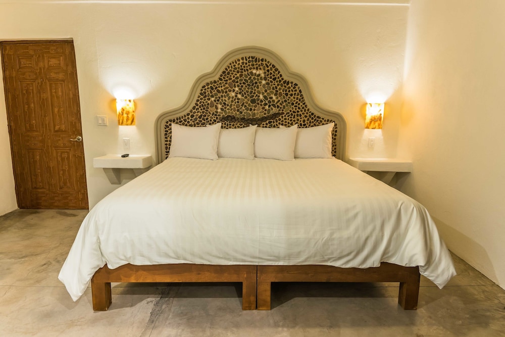 Junior Studio Suite, 1 King Bed, Non Smoking photo 3