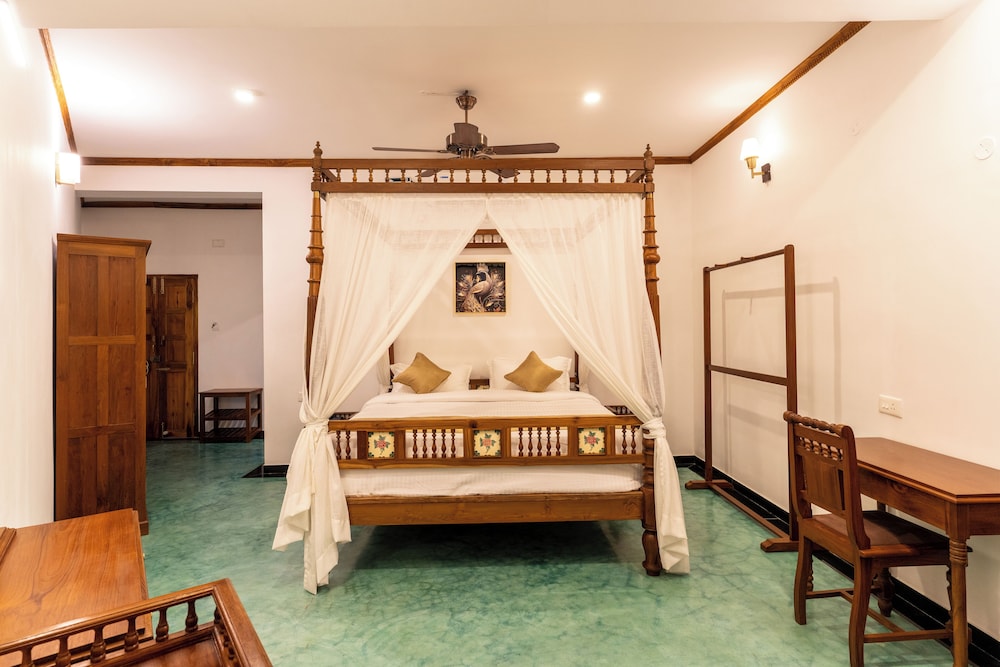 Superior Double Room, City View