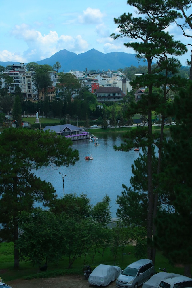 Deluxe Double Room, City View - Photo 2