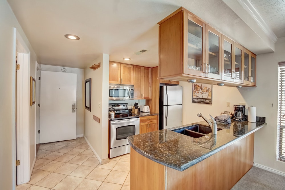 1 Bedroom Condominium - Photo 10