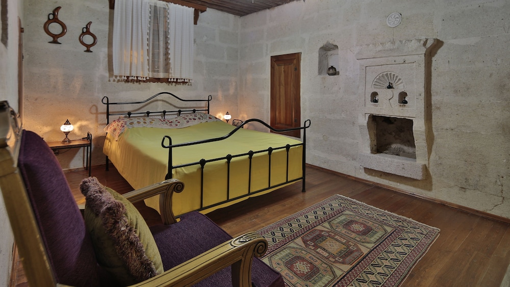 Double Stone Room