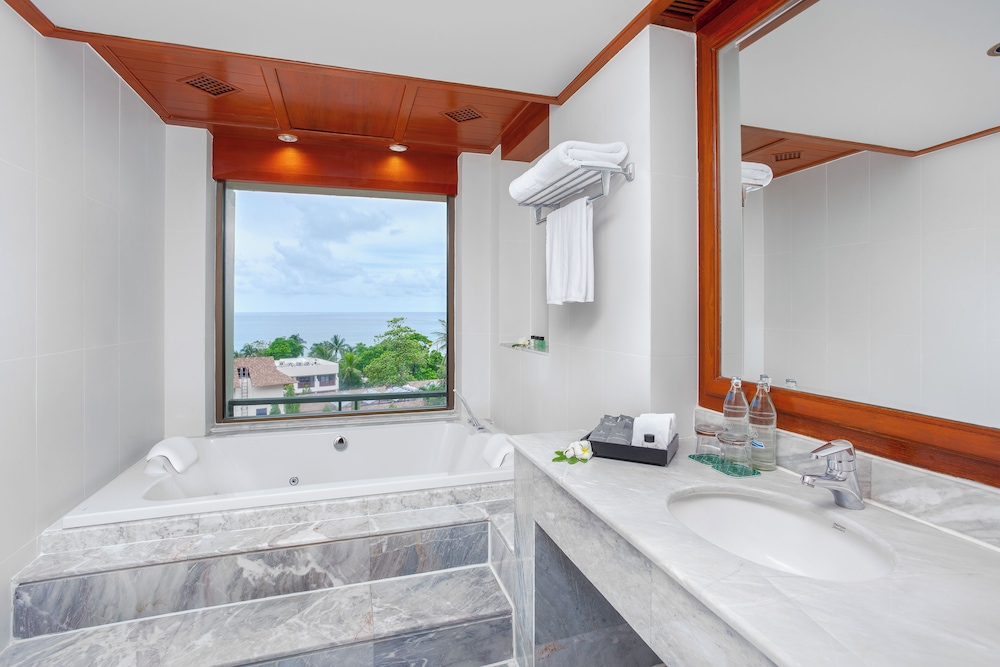 Grand Suite, 2 Twin Beds, Jetted Tub (Grand Jacuzzi Suite) - Photo 6