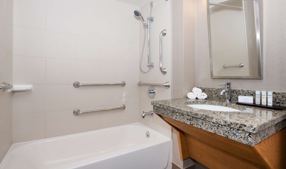 Suite, 2 Double Beds (Hearing) - Photo 4