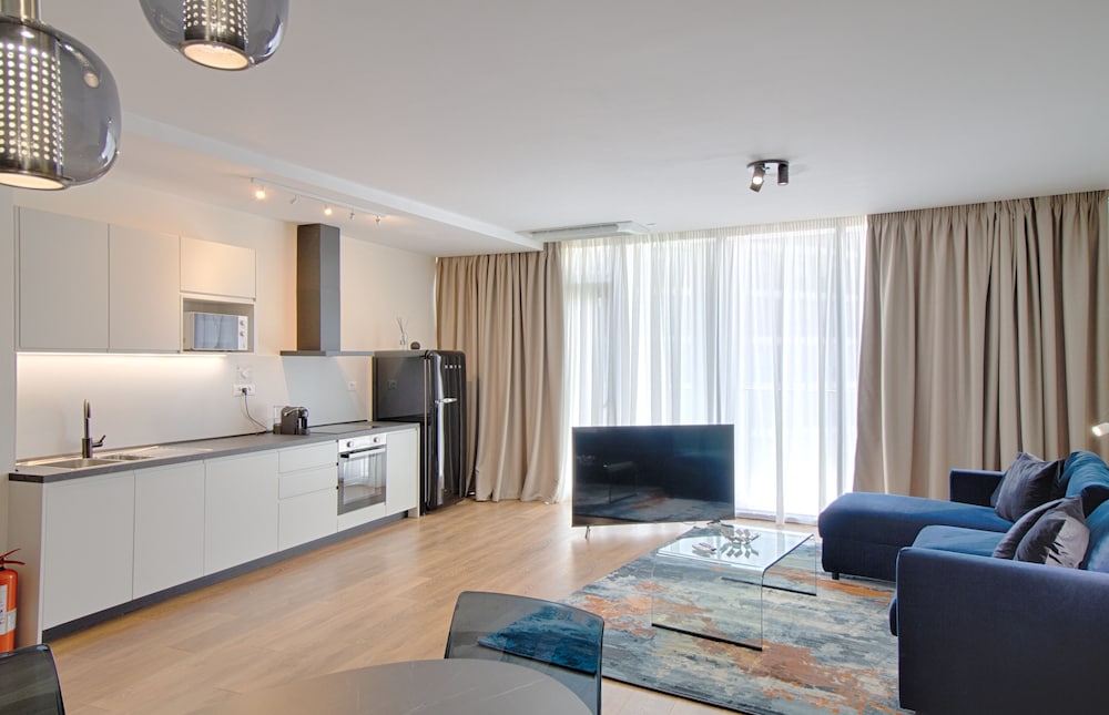 Elite Apartment, 2 Bedrooms, Lake View photo 1