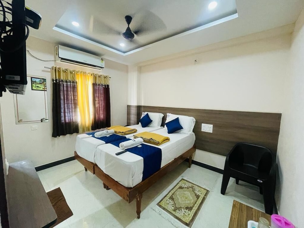 Double or Twin Room - Photo 3