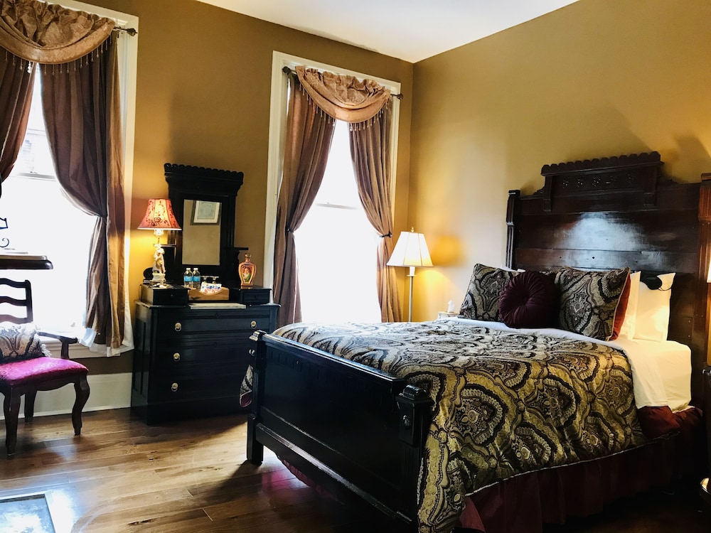 Deluxe Room, 1 Queen Bed, Non Smoking, Refrigerator (Beethoven) photo 1