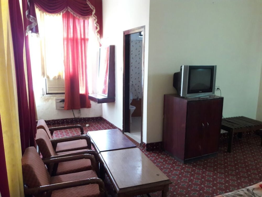 Family Room photo 3