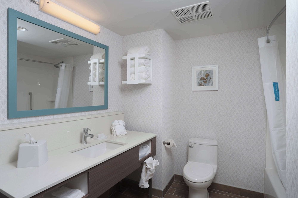 Room, 2 Queen Beds, Refrigerator - Photo 2