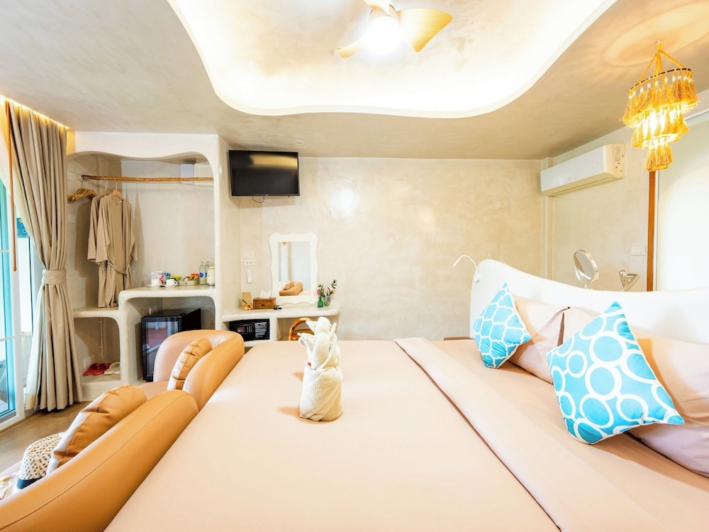 Luxe Room with Seaview - Photo 6
