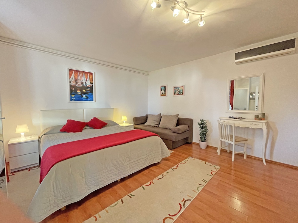 Classic Apartment, Terrace, Sea View