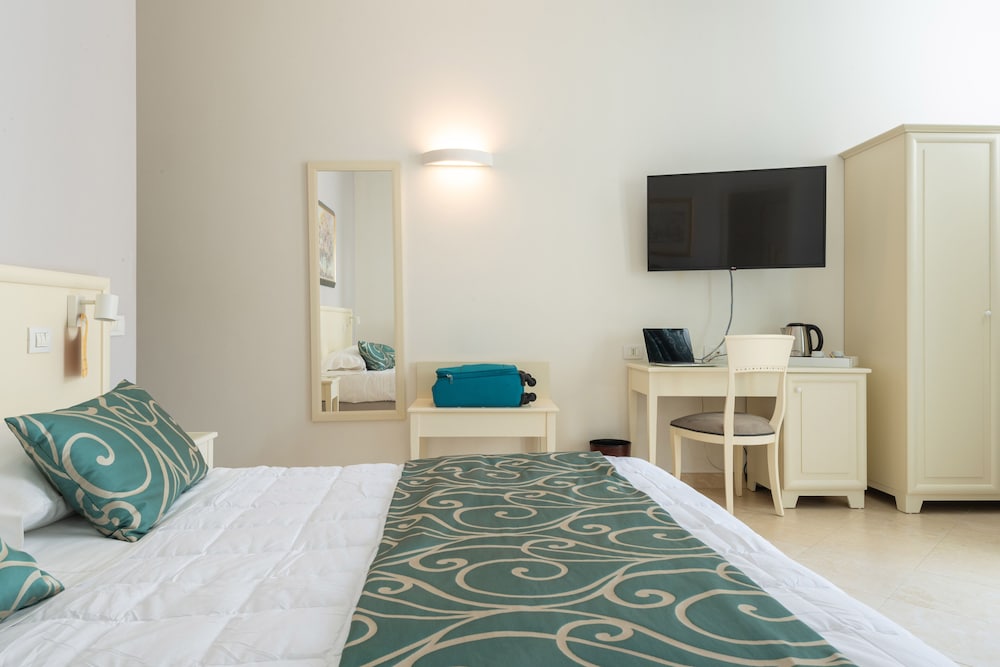 Superior Double Room Single Use photo 3