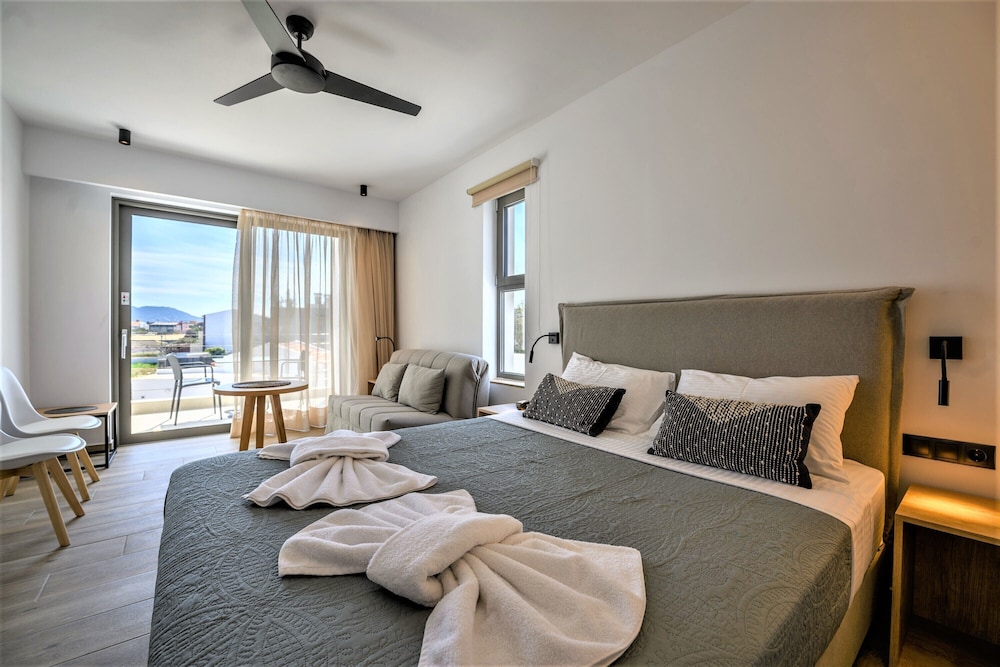 Studio, Partial Sea View (4, with Balcony)