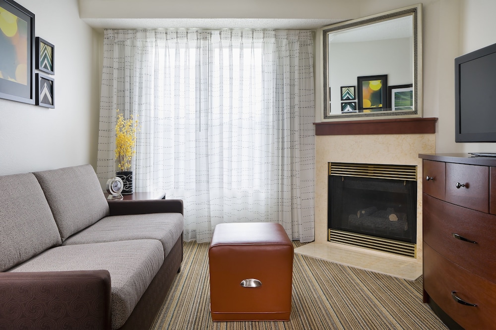 Suite, 1 Bedroom - Photo 2