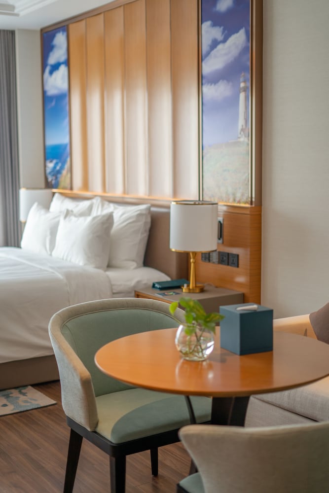 Two-bedroom Family Oceanview - Photo 11