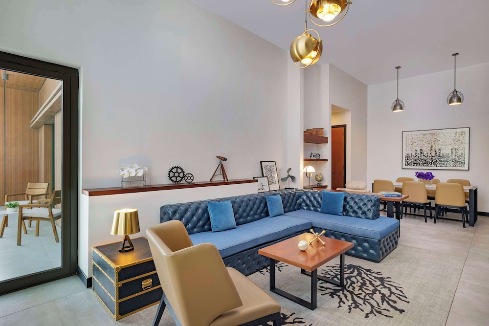 Burj 4 Bedroom Apartment With kitchen/Balcony