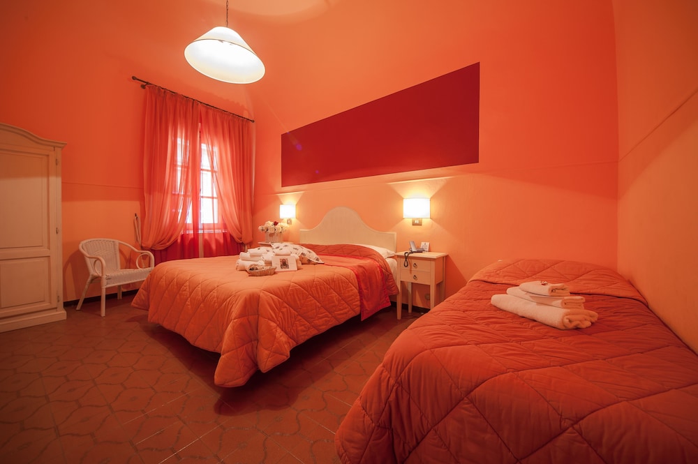 Classic Triple Room - Photo 4
