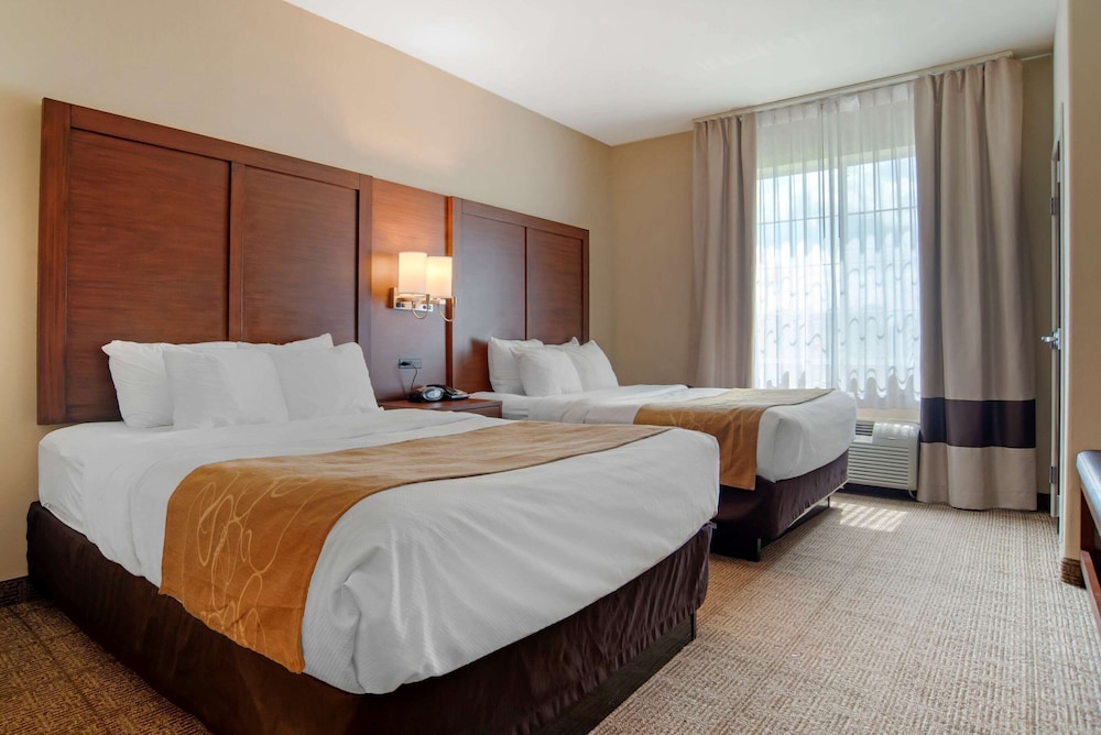 Suite, 2 Queen Beds, Non Smoking, Ground Floor - Photo 2