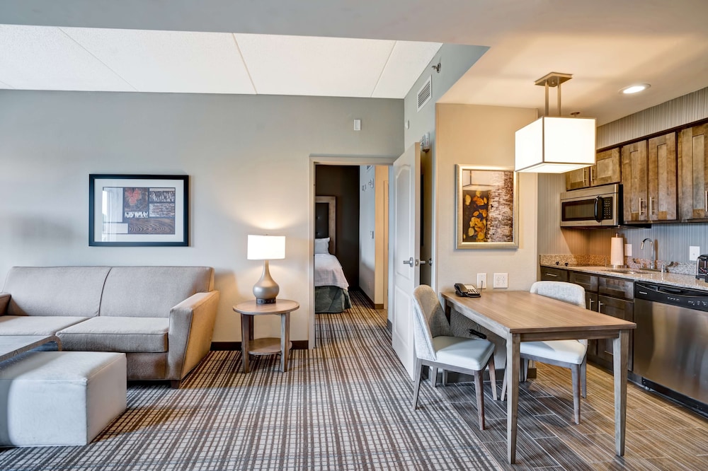 Suite, 1 King Bed, Accessible, Non Smoking