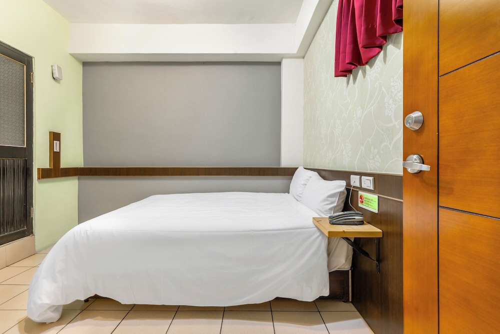 Economy Double Room photo 2