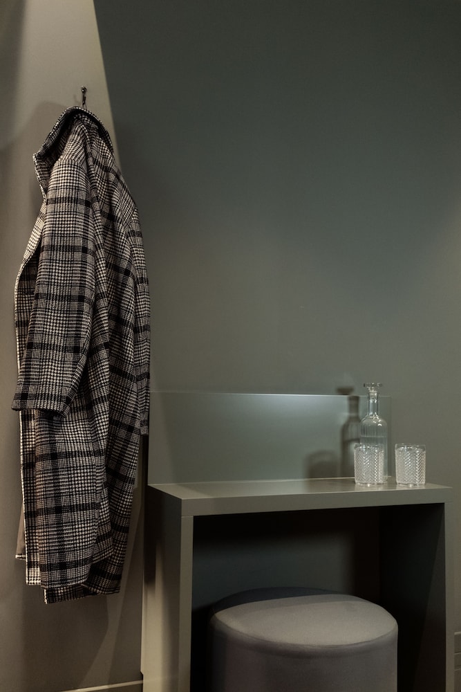 Deluxe Room - Photo 9