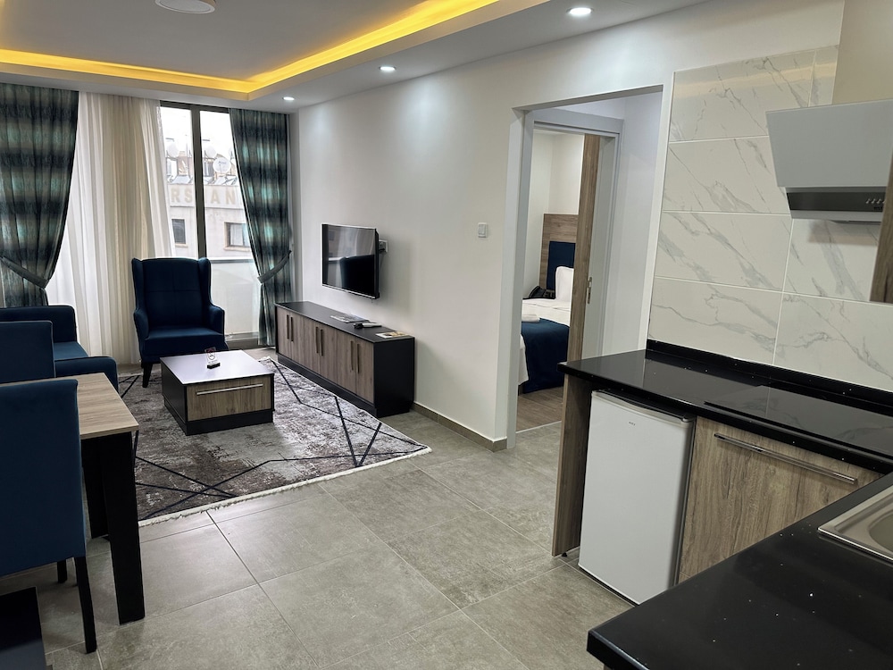 Standard Suite, City View photo 2