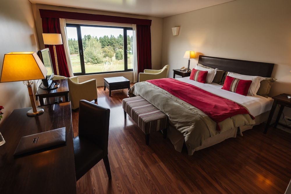 Superior Studio, 1 Queen Bed