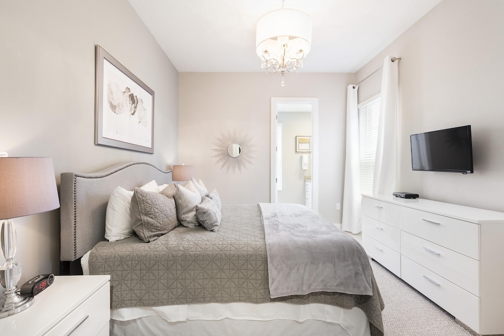 4 BR 4 BA Villa 5min Disney BBQ Boblebad, Bilde 2