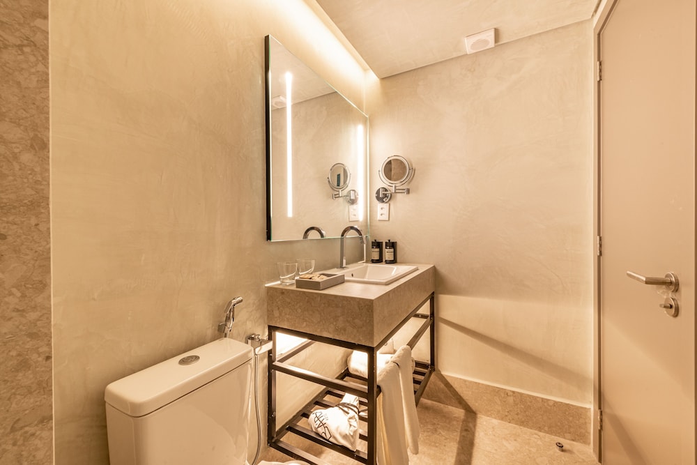Comfort Room - Photo 6