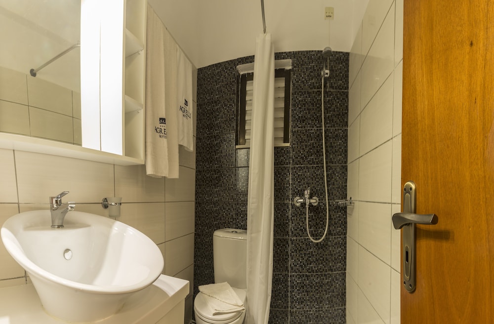 Basic Triple Room, 1 Bedroom photo 3