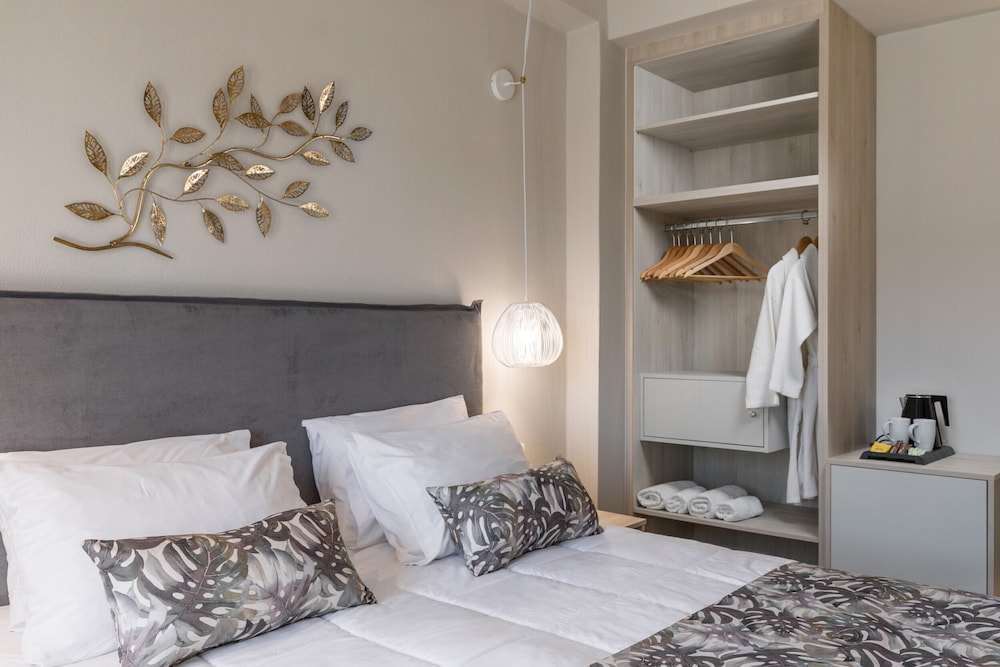 Room (Small)
