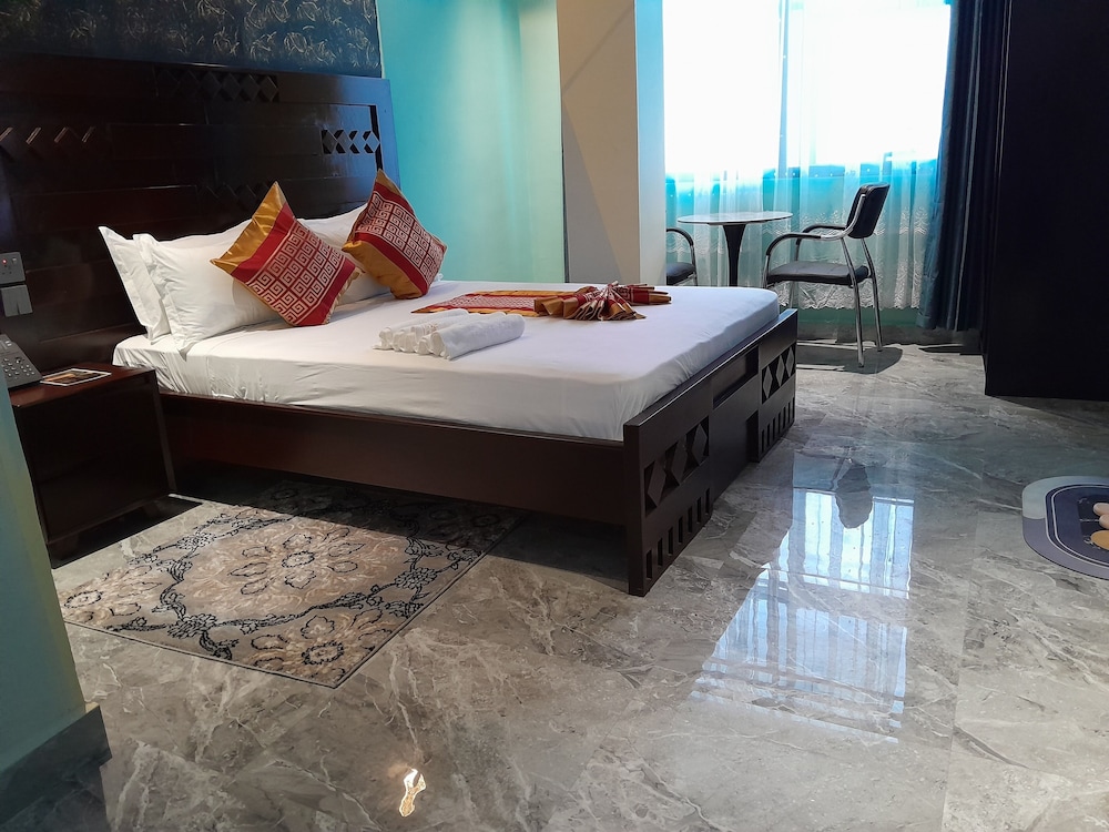Deluxe Room, Balcony, City View photo 3