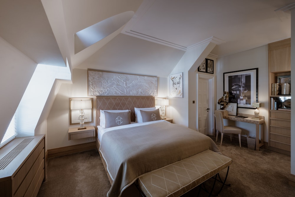 Premium Suite (designed by PATRICK HELLMANN) photo 1
