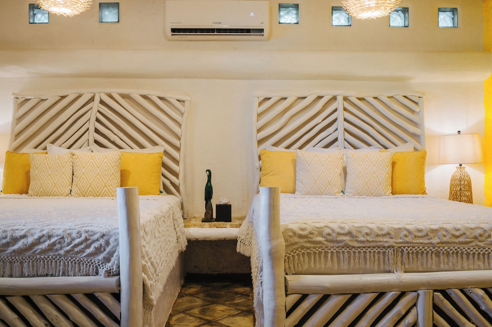Family Room, Multiple Beds, Non Smoking, Partial Sea View photo 1