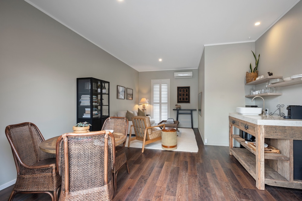 Luxury Suite, 1 Bedroom, Garden View photo 3