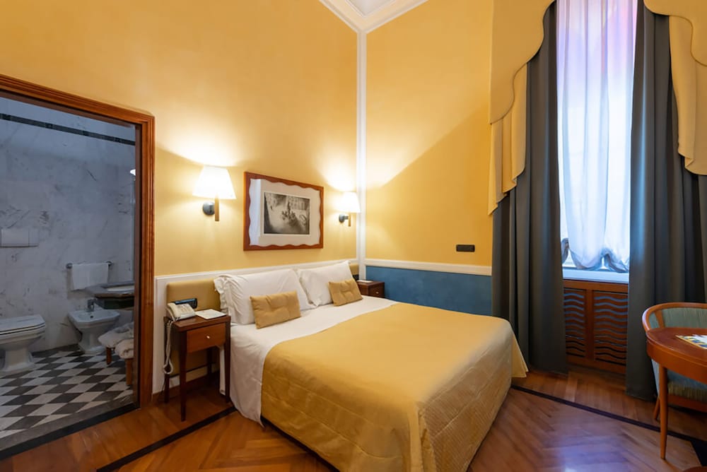 Classic Room (Small) - Photo 10