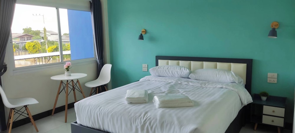 Standard Room, 1 Queen Bed