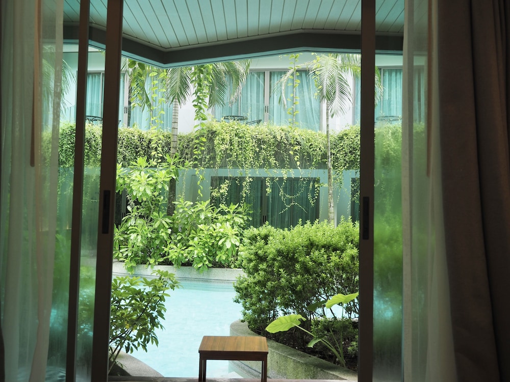 Deluxe Double Room, Pool Access with Pool View - Photo 27
