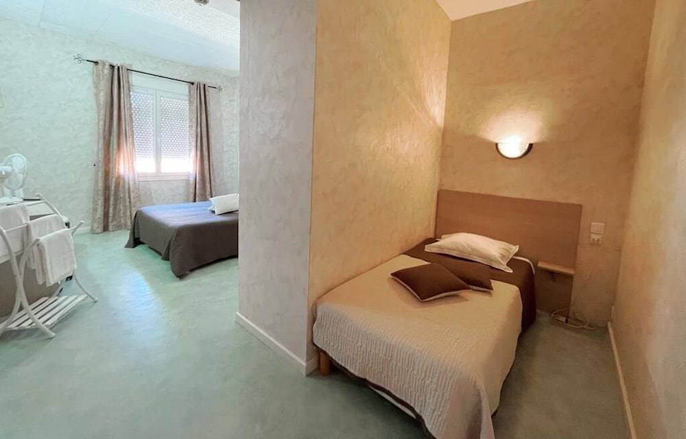 Basic Triple Room, 1 Bedroom photo 1