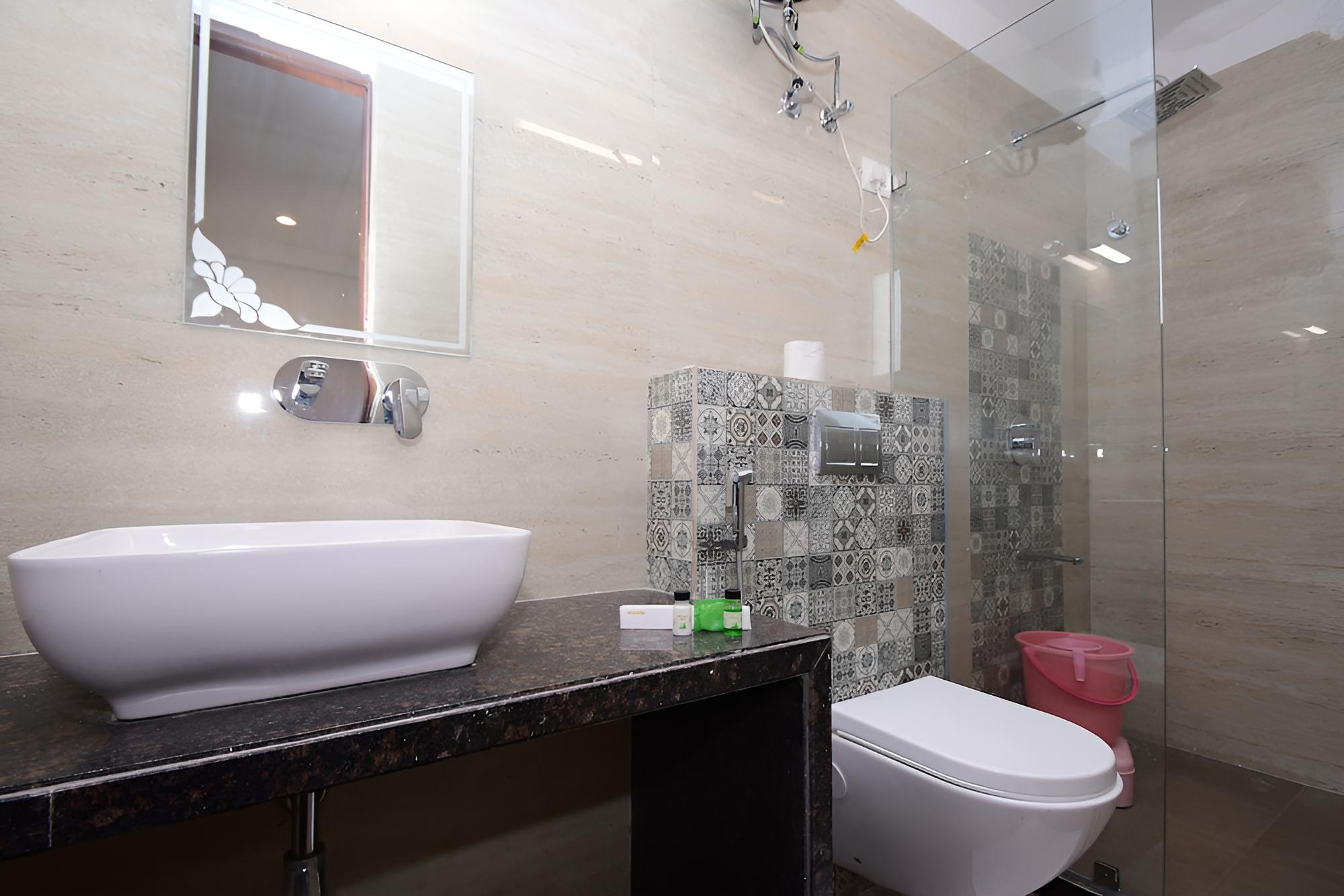 Deluxe Double Room - Photo 8