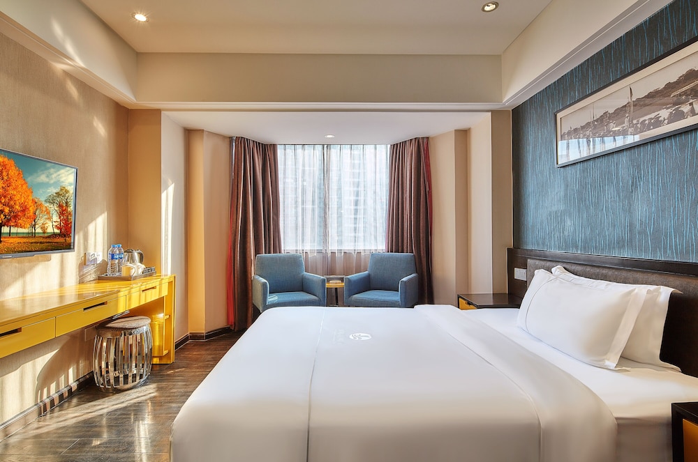 Standard Room, 1 Queen Bed photo 1