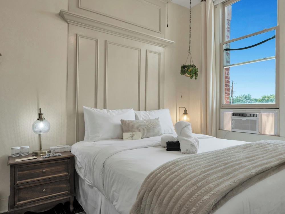 Two Room Double Queen - Suite 10 photo 3