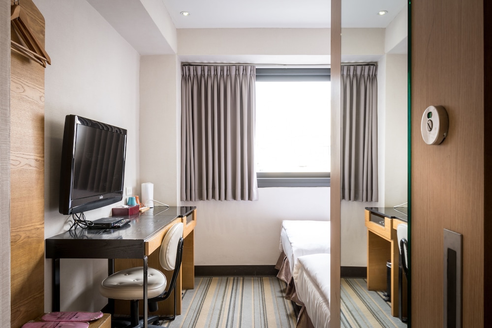 Standard Twin Room, 2 Bedrooms (Same Floor) photo 2