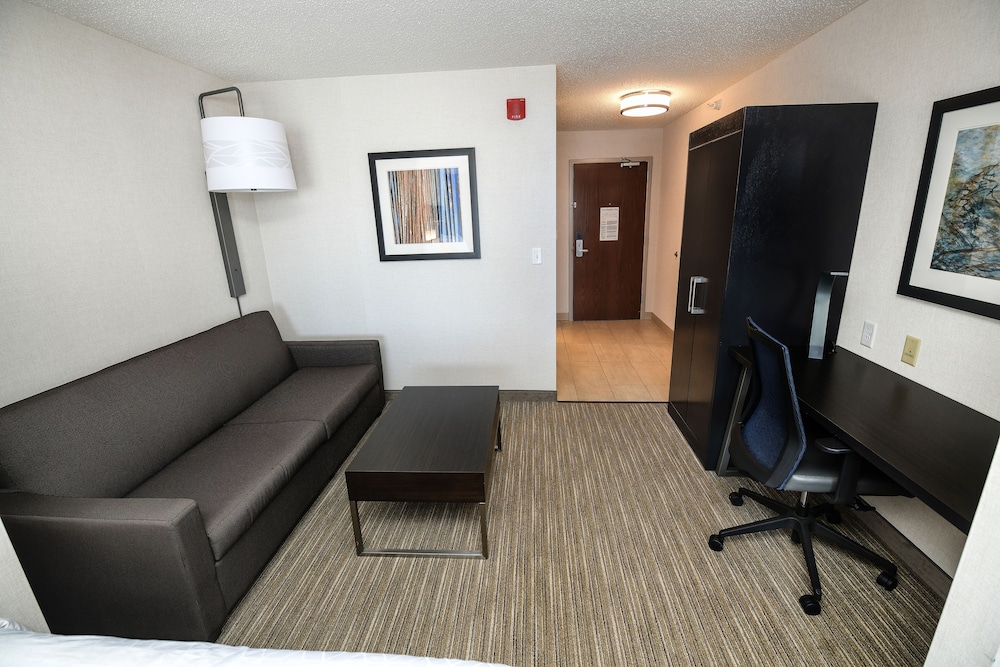 Standard Room, Multiple Beds - Photo 3