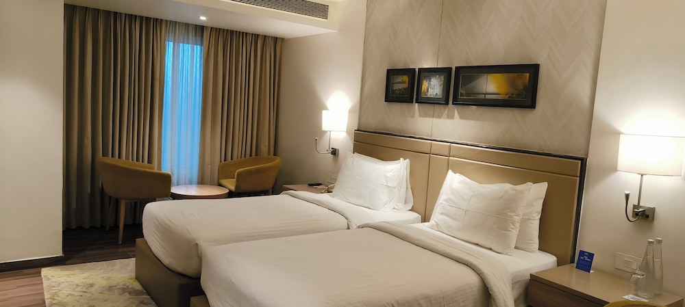 Deluxe Room, 2 Twin Beds - Photo 1